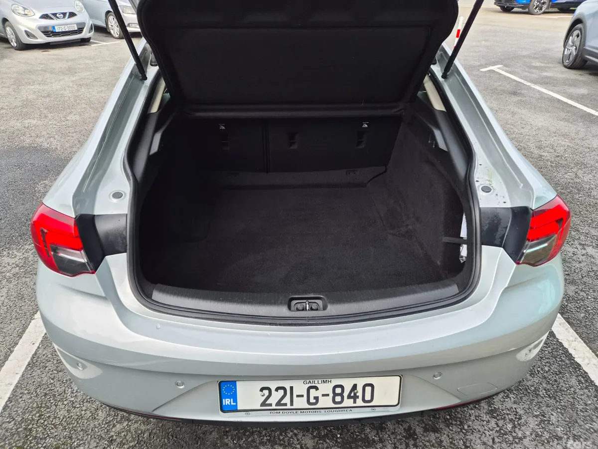 Opel Insignia Hatchback, Diesel, 2022, Grey