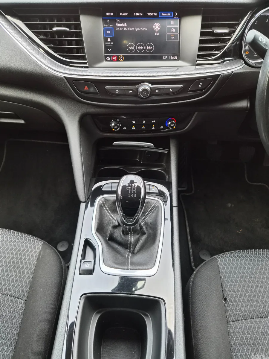 Opel Insignia Hatchback, Diesel, 2022, Grey