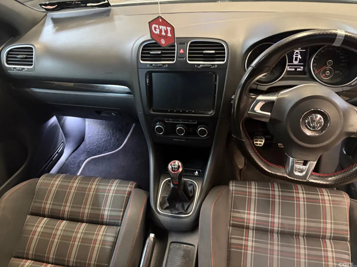 Volkswagen Golf Hatchback, Petrol, 2010, Silver