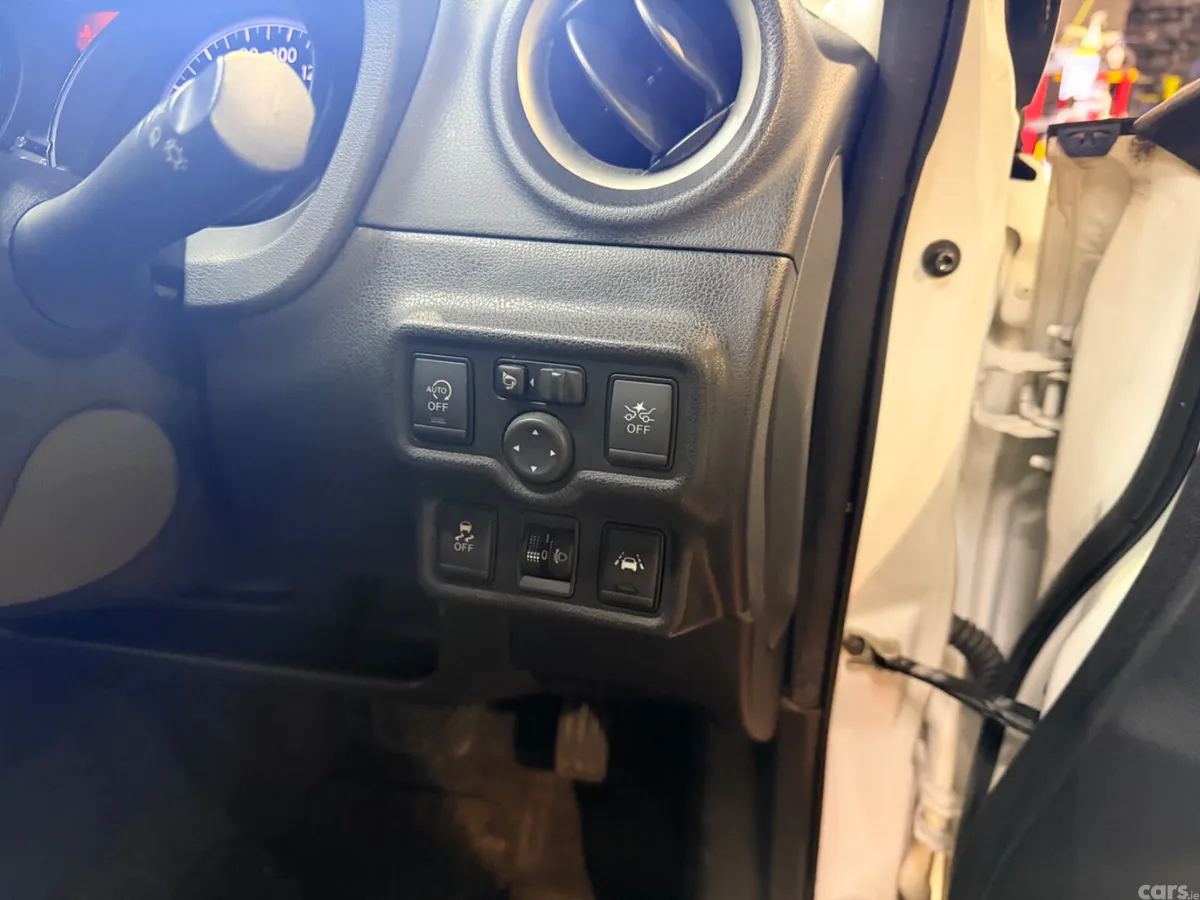 Nissan Note Hatchback, Petrol, 2016, White