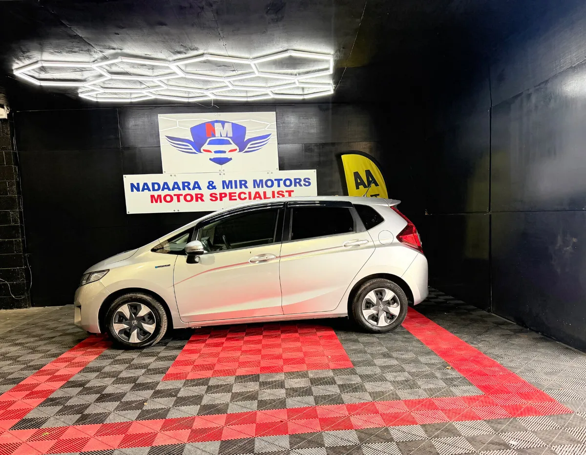 Honda Fit Hatchback, Petrol Hybrid, 2017, Silver