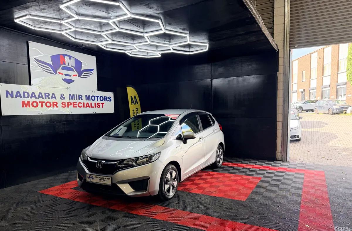 Honda Fit Hatchback, Petrol Hybrid, 2017, Silver