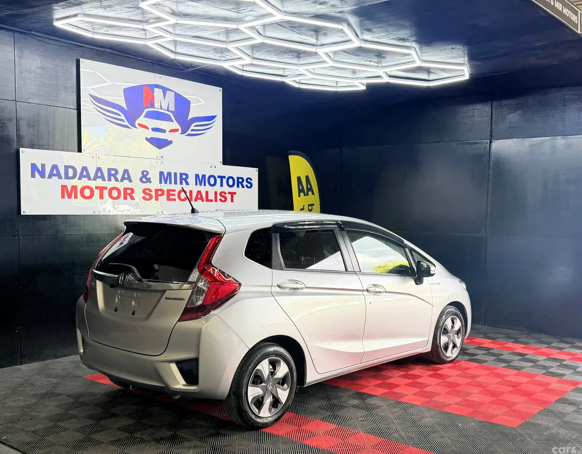 Honda Fit Hatchback, Petrol Hybrid, 2017, Silver