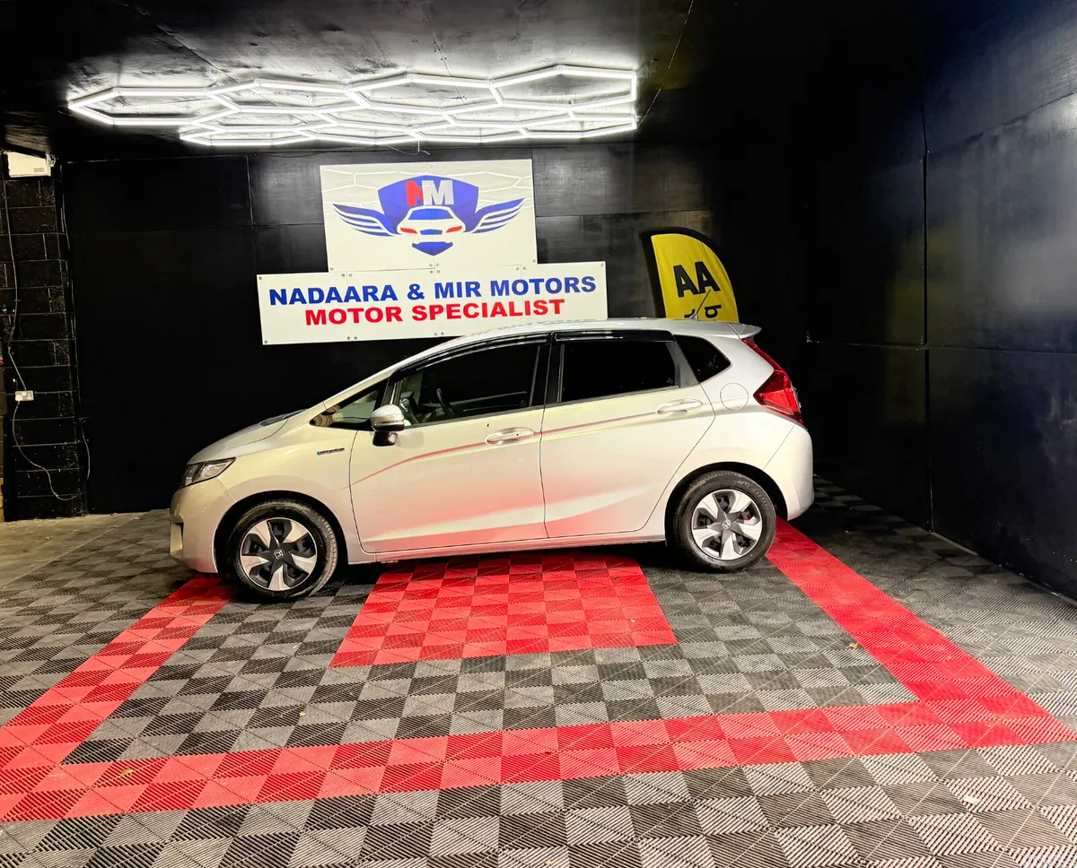 Honda Fit Hatchback, Petrol Hybrid, 2017, Silver