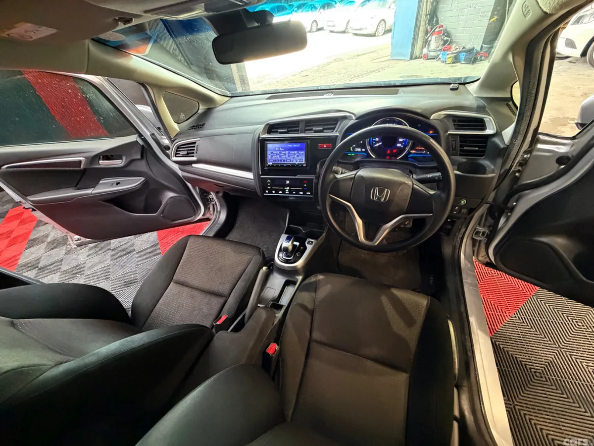Honda Fit Hatchback, Petrol Hybrid, 2017, Silver
