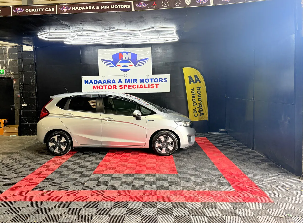 Honda Fit Hatchback, Petrol Hybrid, 2017, Silver