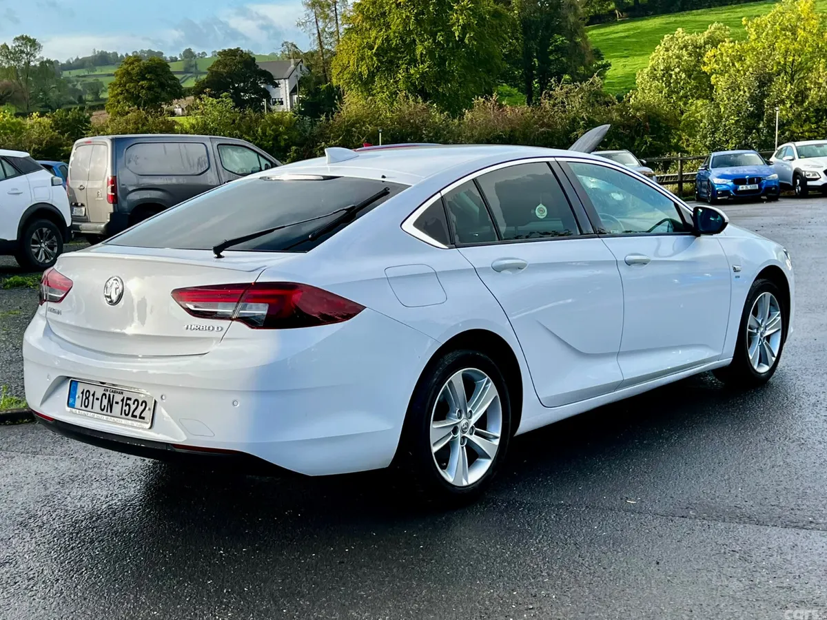Opel Insignia Hatchback, Diesel, 2018, White