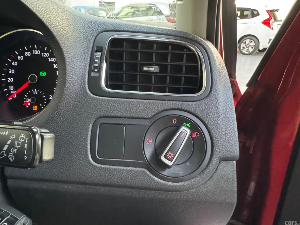 Volkswagen Polo Hatchback, Petrol, 2015, Red