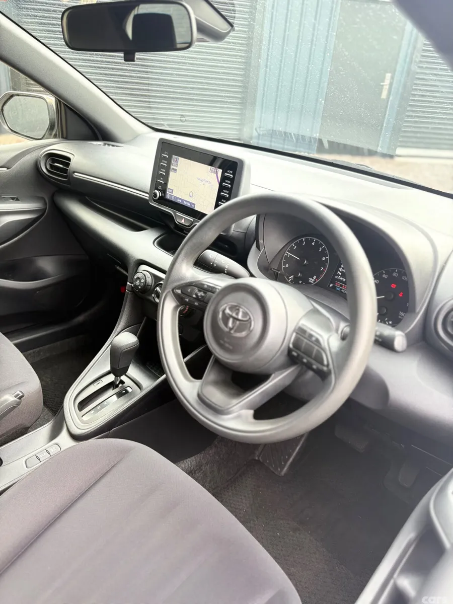 Toyota Yaris Hatchback, Petrol, 2021, White