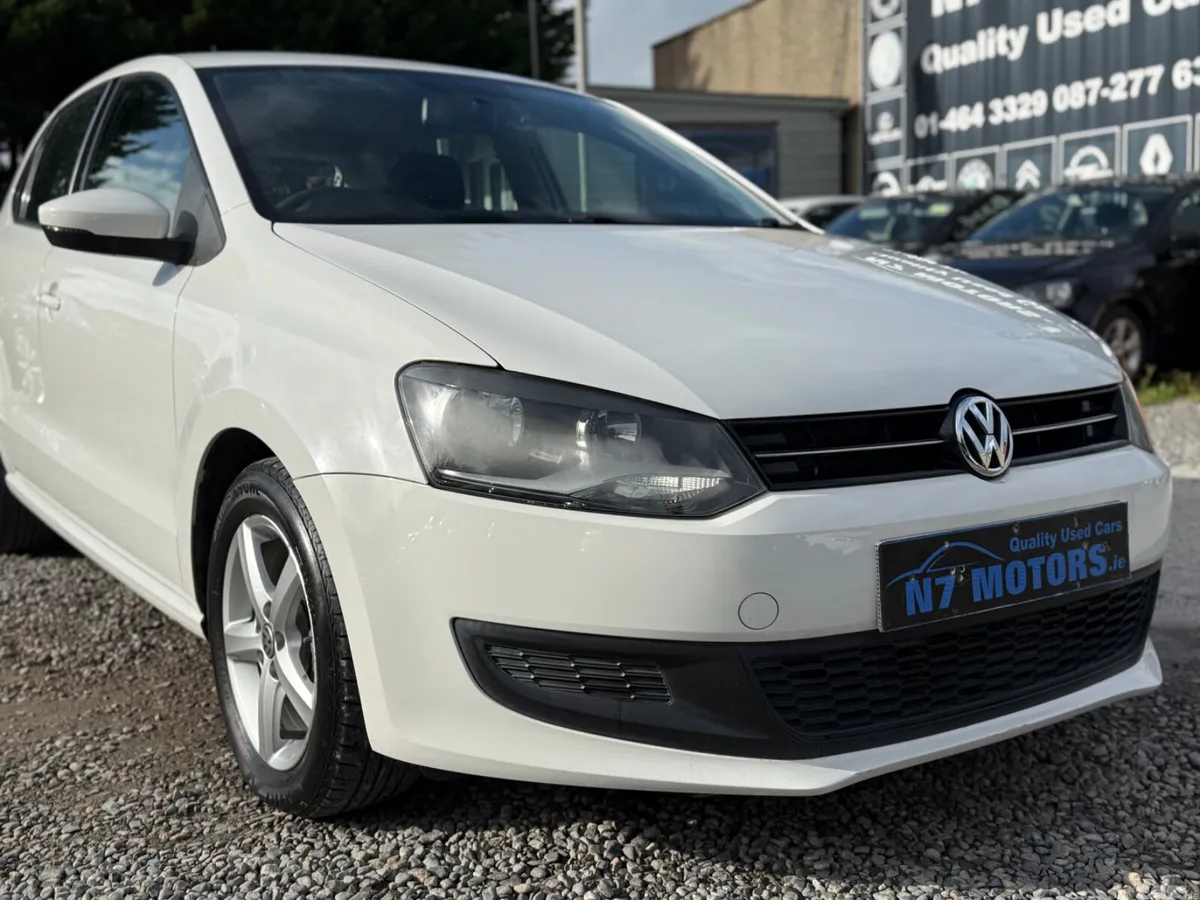 Volkswagen Polo Hatchback, Petrol, 2012, White