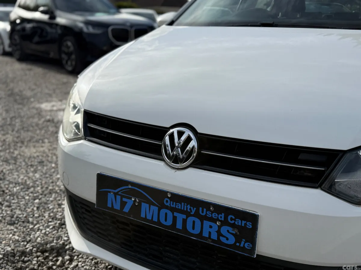 Volkswagen Polo Hatchback, Petrol, 2012, White