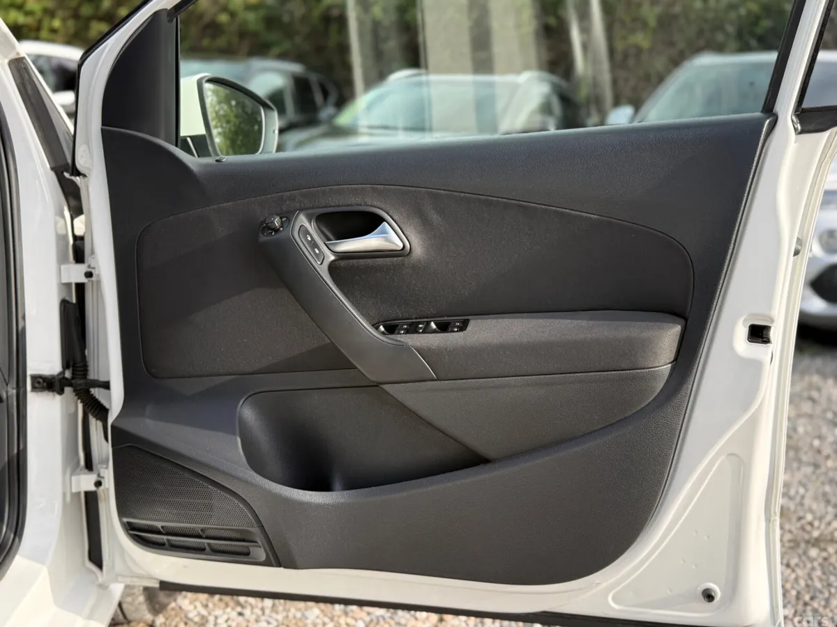 Volkswagen Polo Hatchback, Petrol, 2012, White
