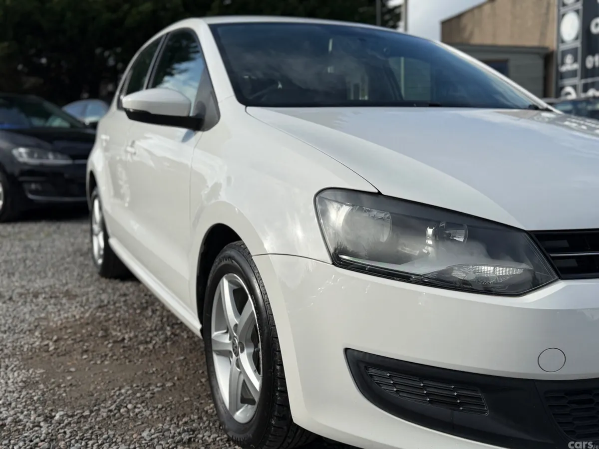 Volkswagen Polo Hatchback, Petrol, 2012, White