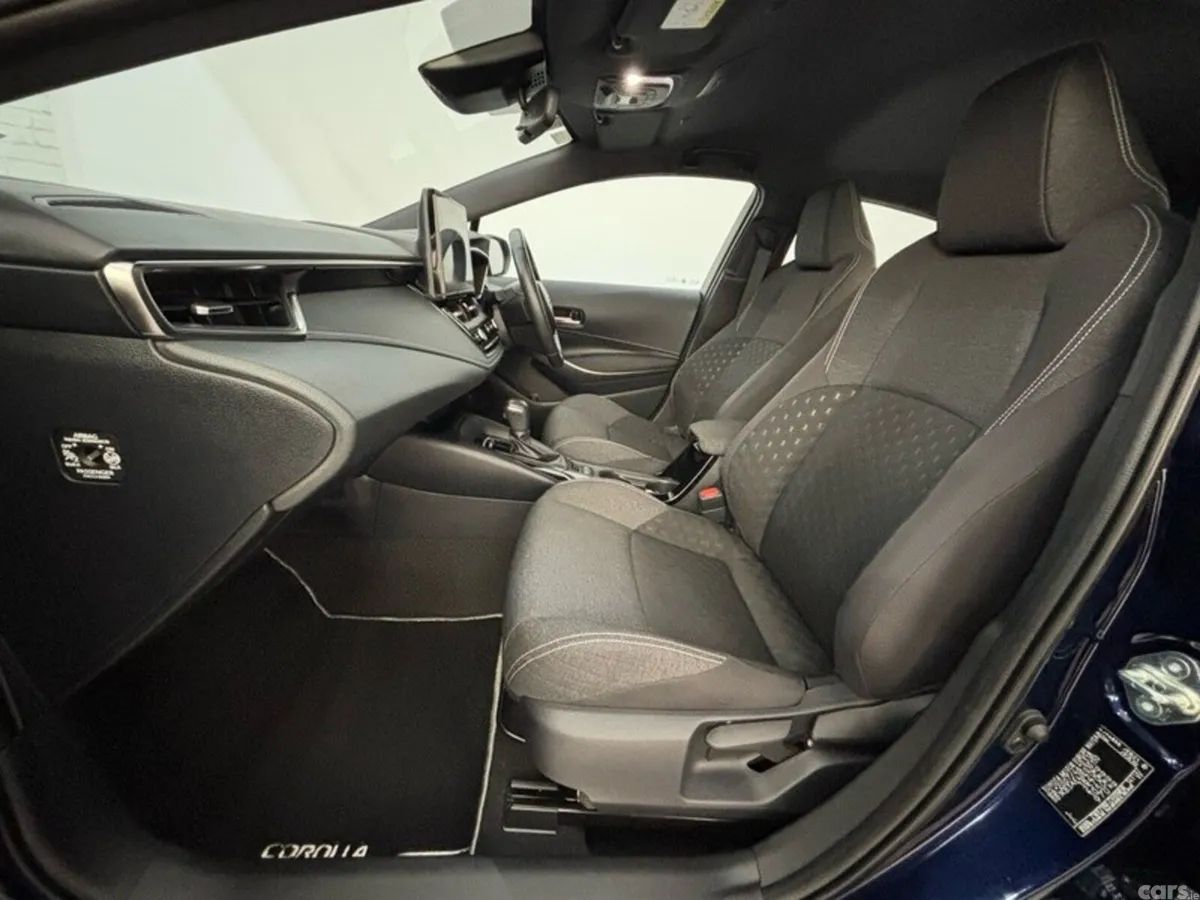 Toyota Corolla Hatchback, Petrol Hybrid, 2023, Blue