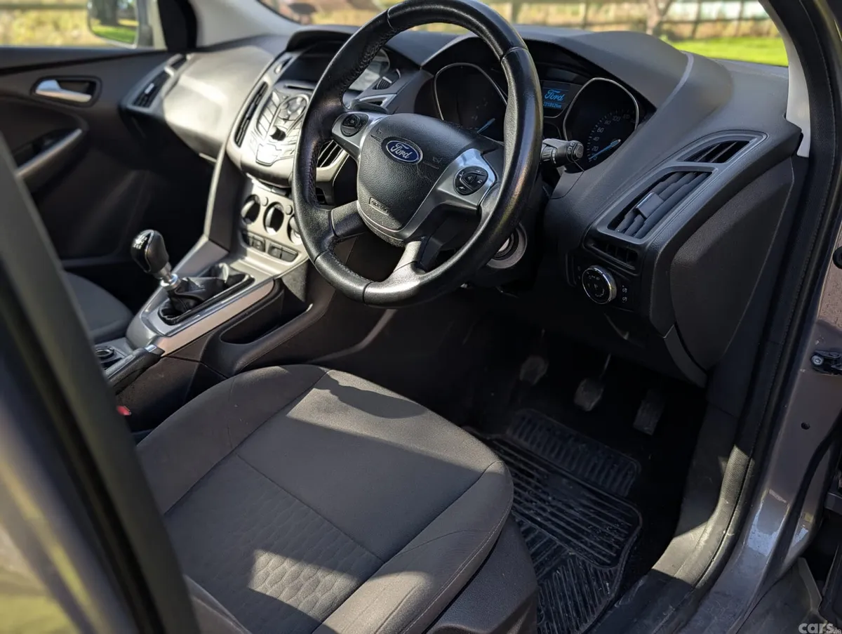 Ford Focus Hatchback, Diesel, 2014, Brown