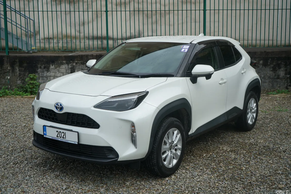Toyota Yaris Cross SUV, Petrol Hybrid, 2021, White