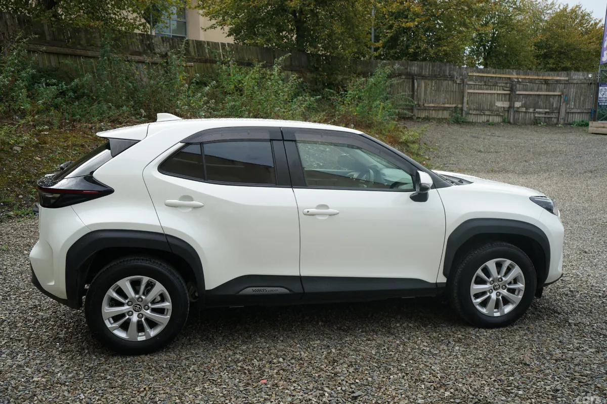 Toyota Yaris Cross SUV, Petrol Hybrid, 2021, White