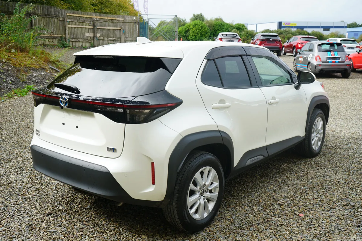 Toyota Yaris Cross SUV, Petrol Hybrid, 2021, White
