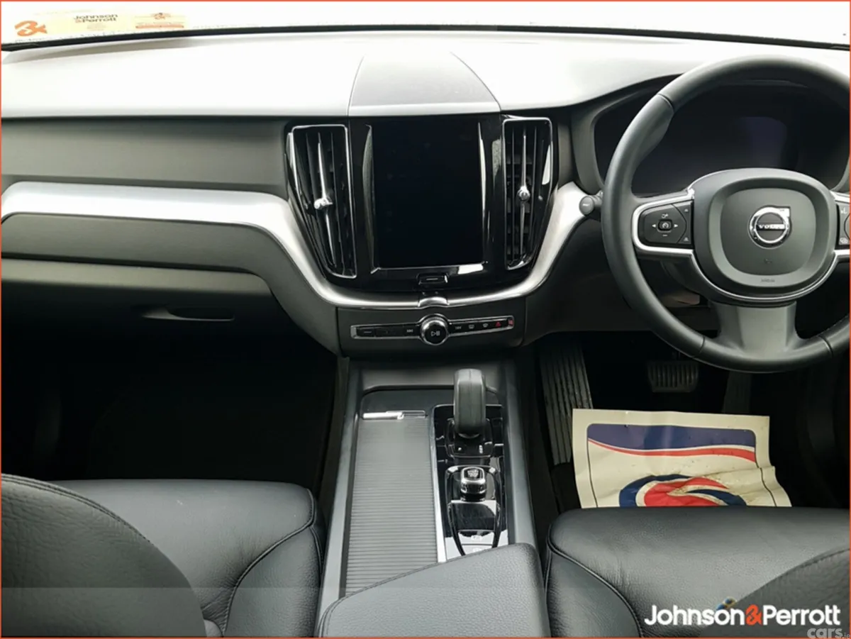 Volvo XC60 SUV, Diesel, 2022, White