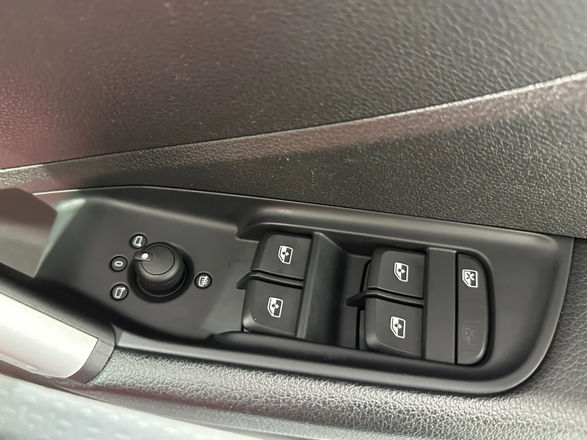 Audi Q2 SUV, Petrol, 2019, Red