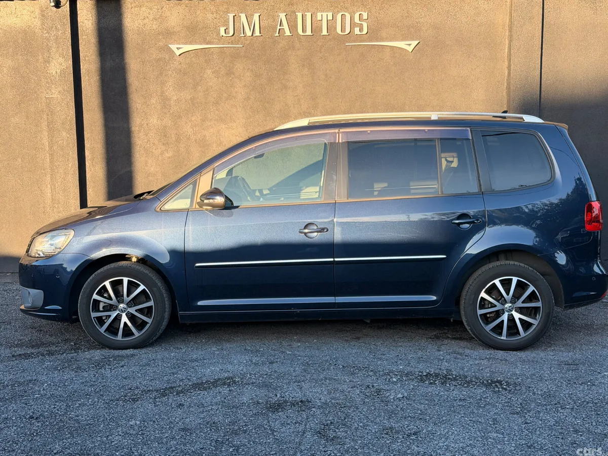 Volkswagen Touran MPV, Petrol, 2013, Blue