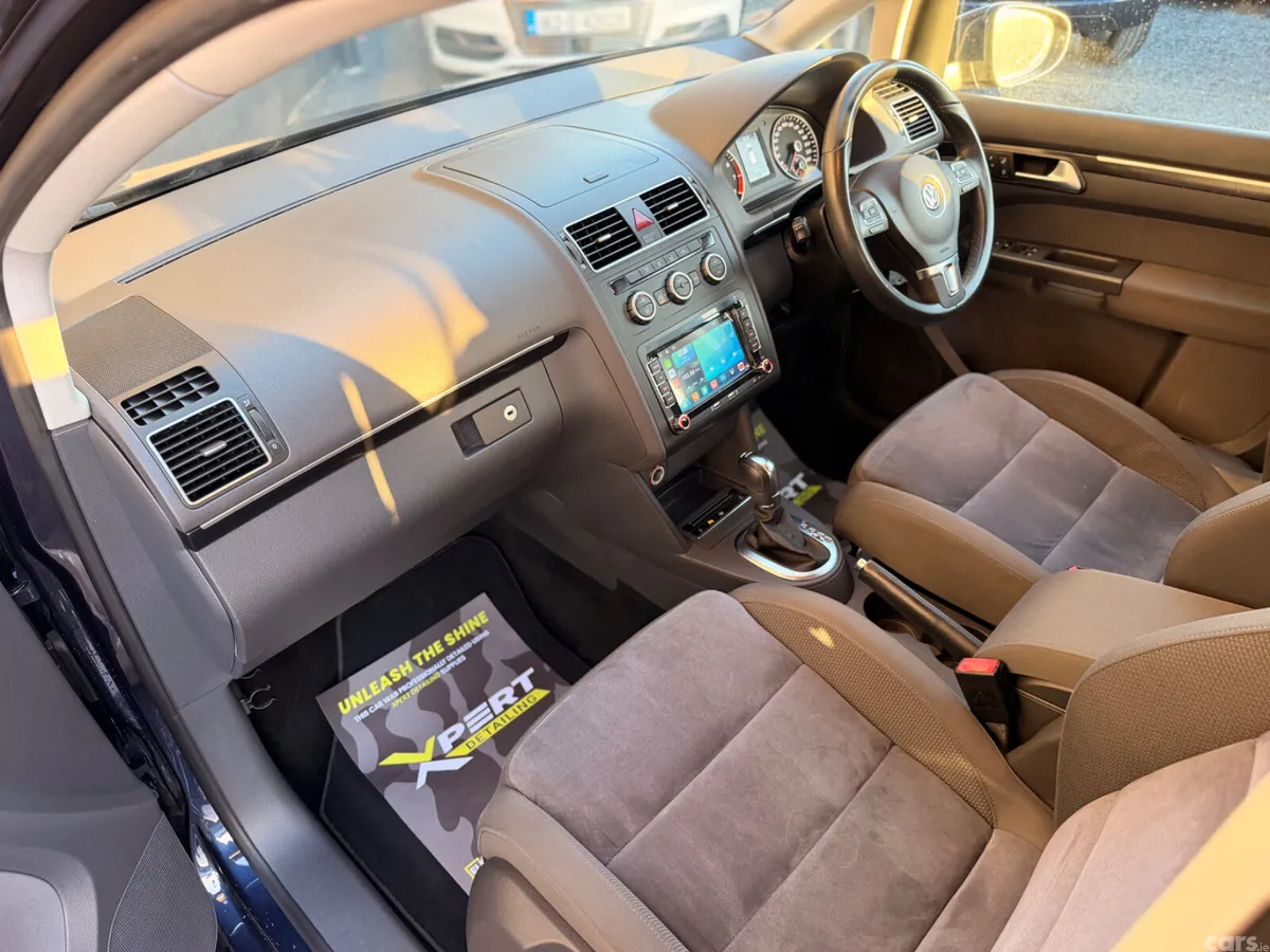 Volkswagen Touran MPV, Petrol, 2013, Blue