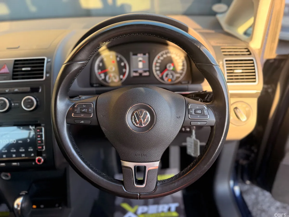 Volkswagen Touran MPV, Petrol, 2013, Blue