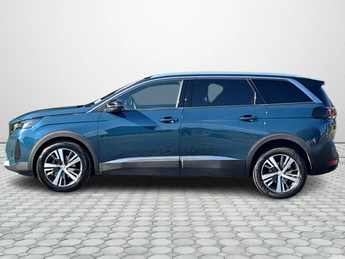 Peugeot 5008 MPV, Diesel, 2023, Blue