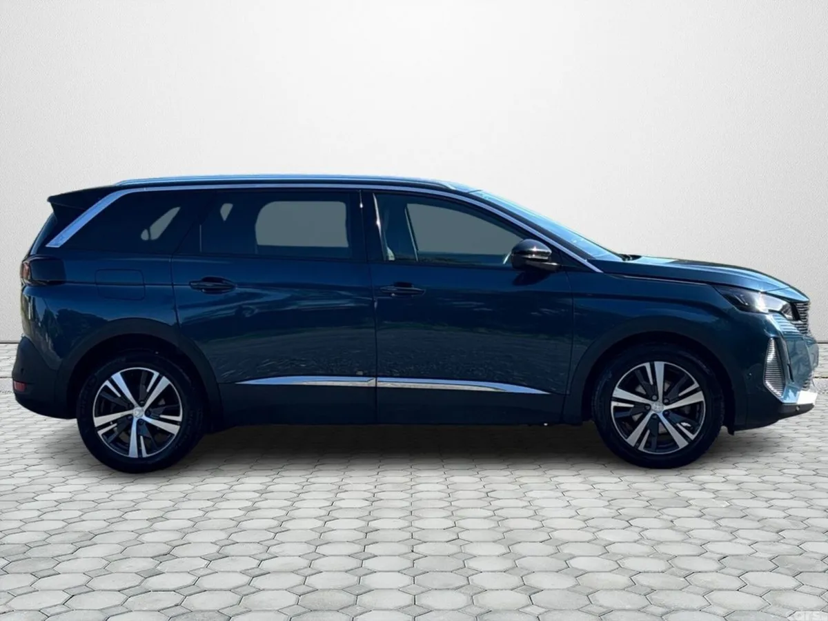 Peugeot 5008 MPV, Diesel, 2023, Blue