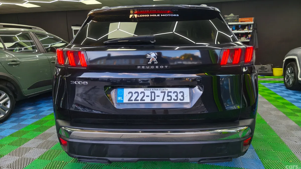 Peugeot 3008 MPV, Diesel, 2022, Black