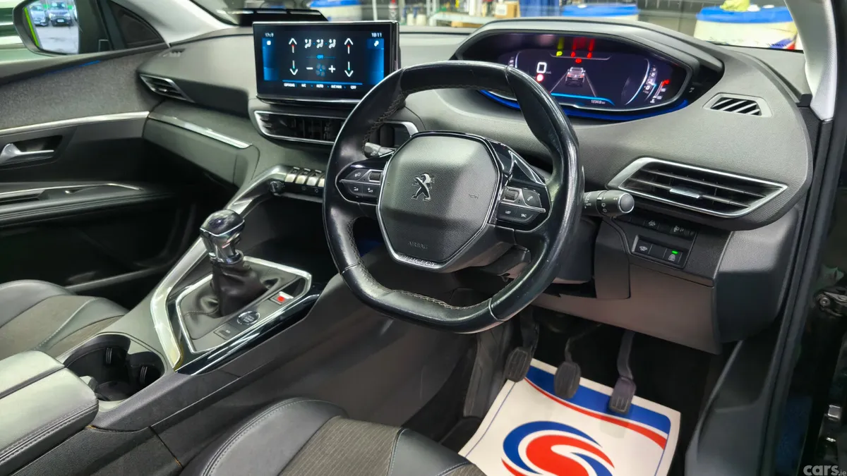 Peugeot 3008 MPV, Diesel, 2022, Black