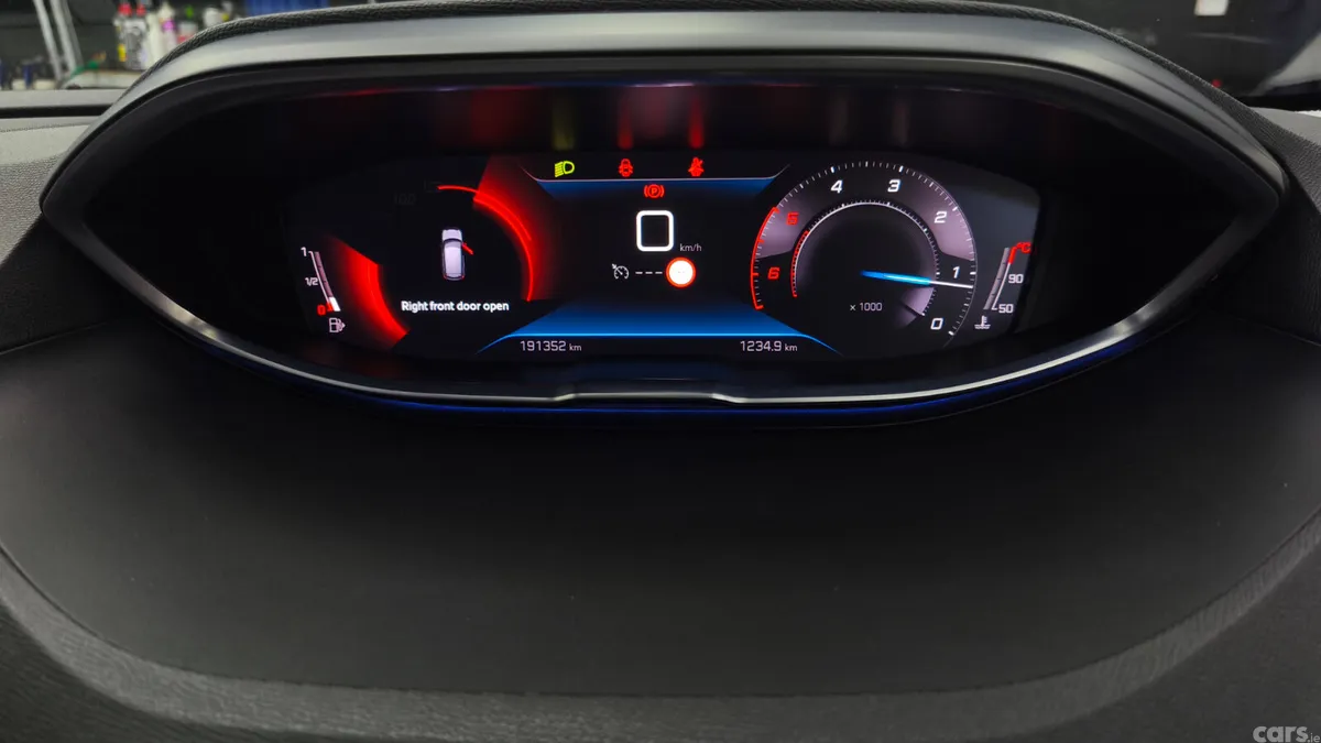 Peugeot 3008 MPV, Diesel, 2022, Black