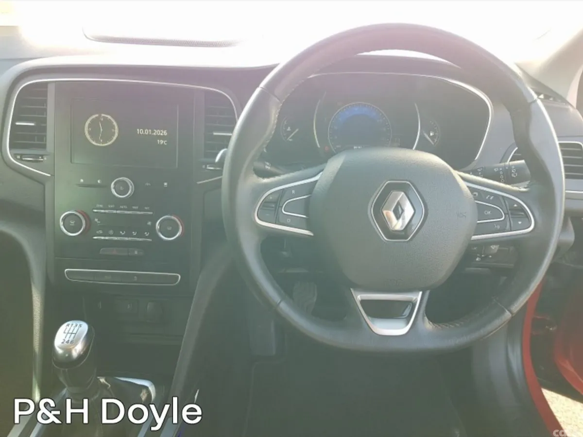 Renault Megane Hatchback, Diesel, 2019, Red