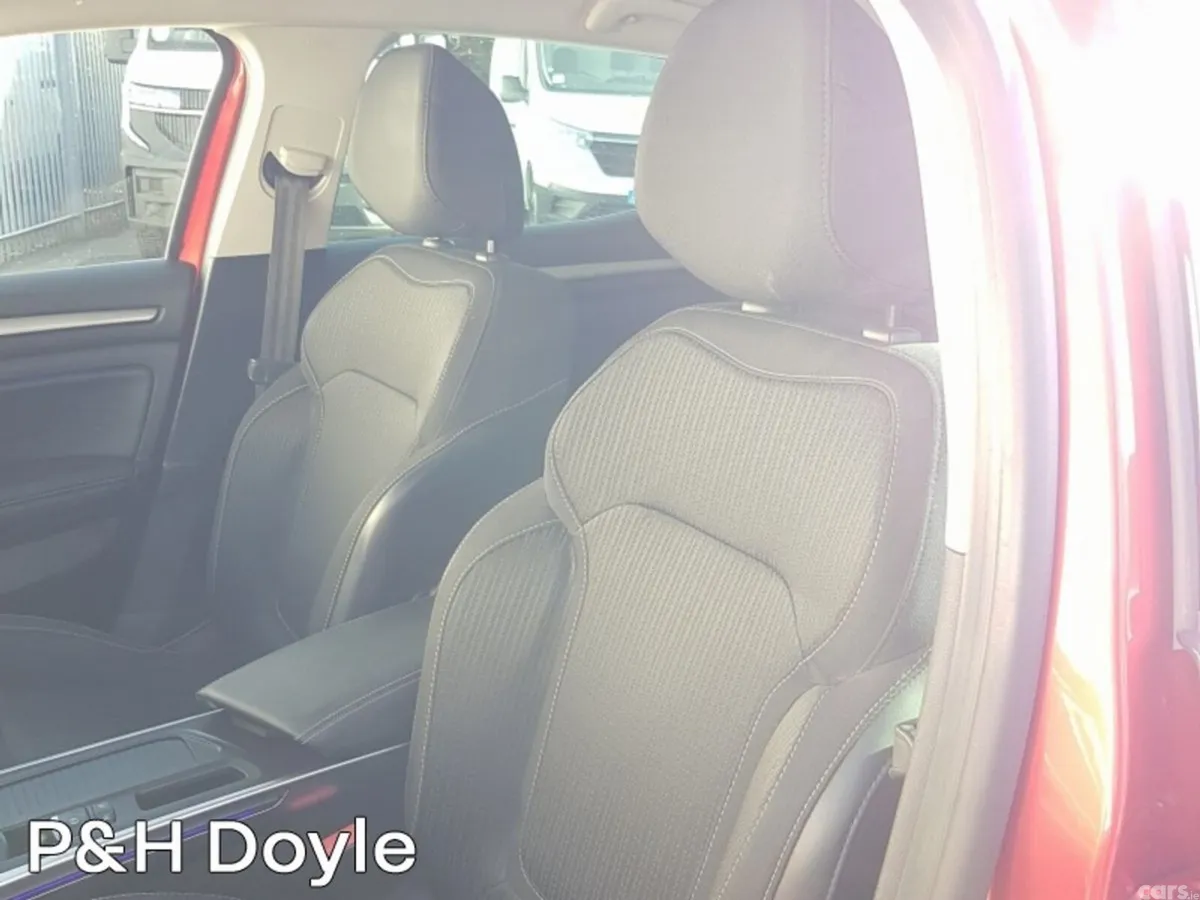 Renault Megane Hatchback, Diesel, 2019, Red
