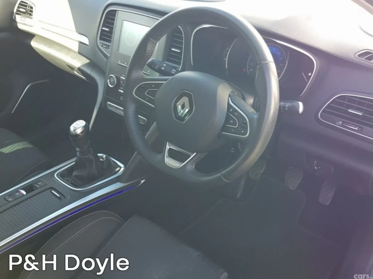 Renault Megane Hatchback, Diesel, 2019, Red