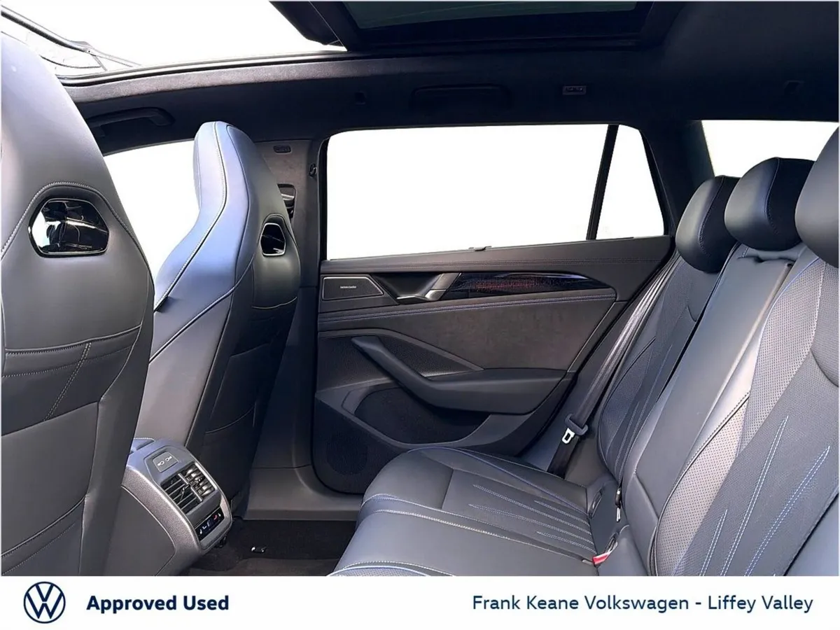 Volkswagen Passat Estate, Diesel, 2026, Grey