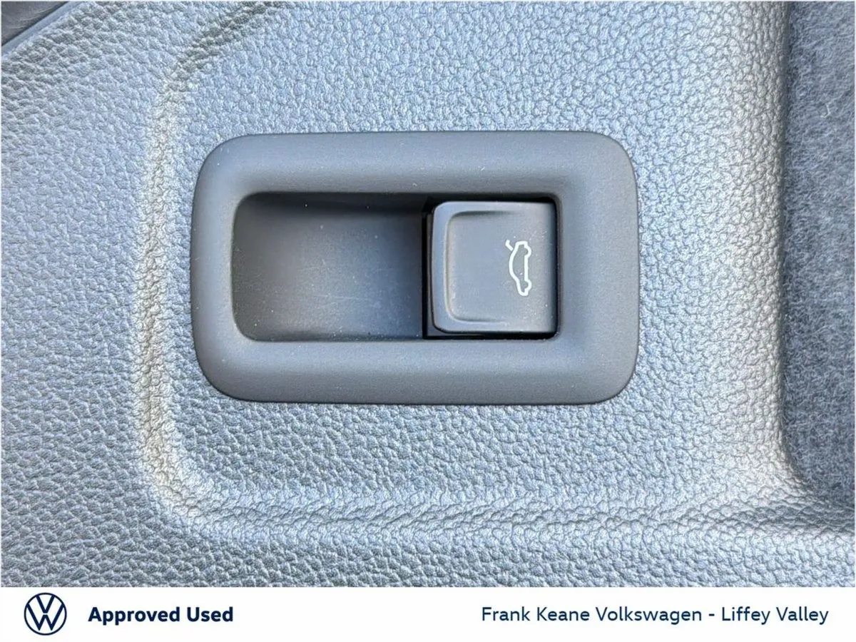 Volkswagen Passat Estate, Diesel, 2026, Grey
