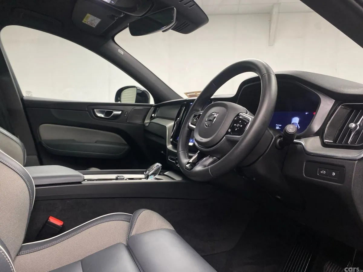 Volvo XC60 SUV, Petrol Plug-in Hybrid, 2024, Grey