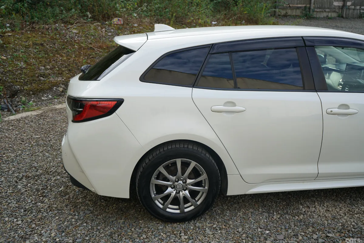 Toyota Corolla Estate, Petrol Hybrid, 2020, White