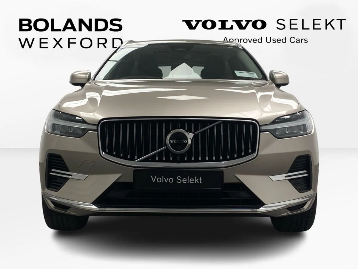Volvo XC60 SUV, Petrol Plug-in Hybrid, 2023, Gold