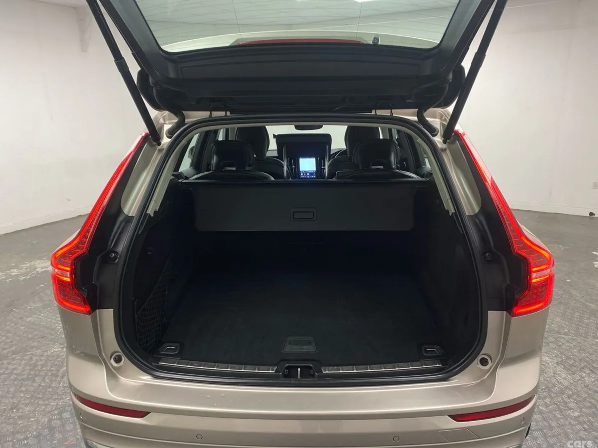 Volvo XC60 SUV, Petrol Plug-in Hybrid, 2023, Gold