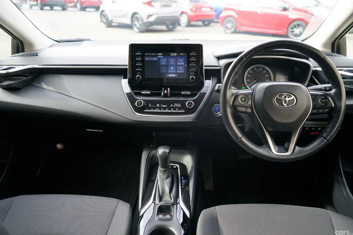 Toyota Corolla Estate, Petrol Hybrid, 2020, White