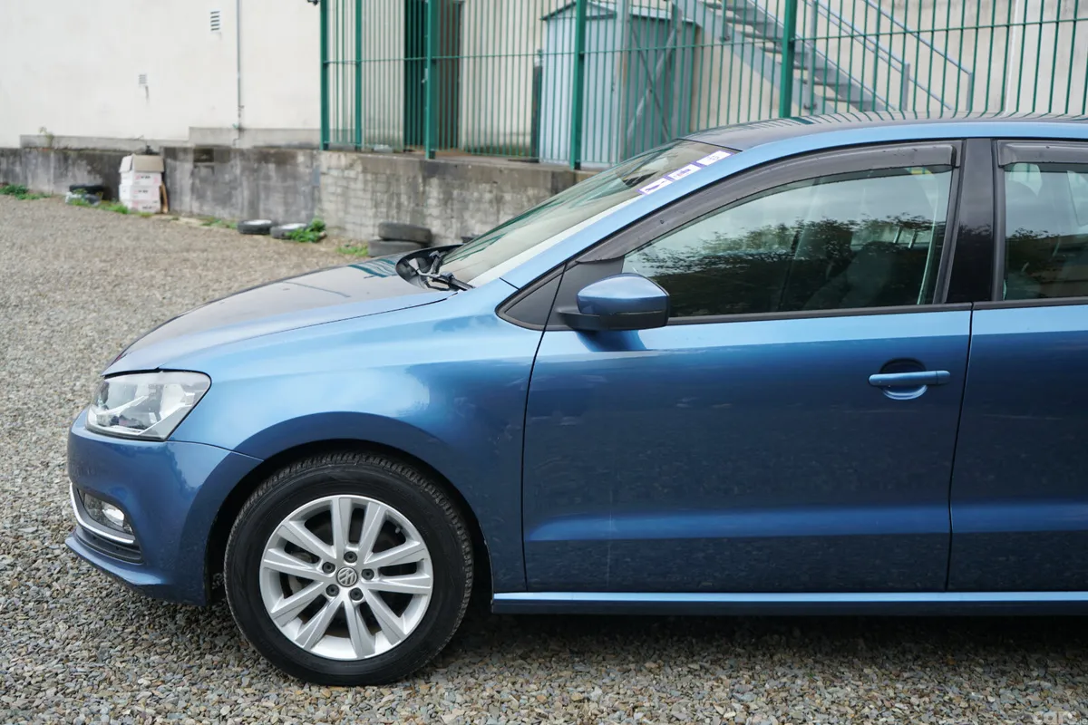 Volkswagen Polo Hatchback, Petrol, 2017, Blue