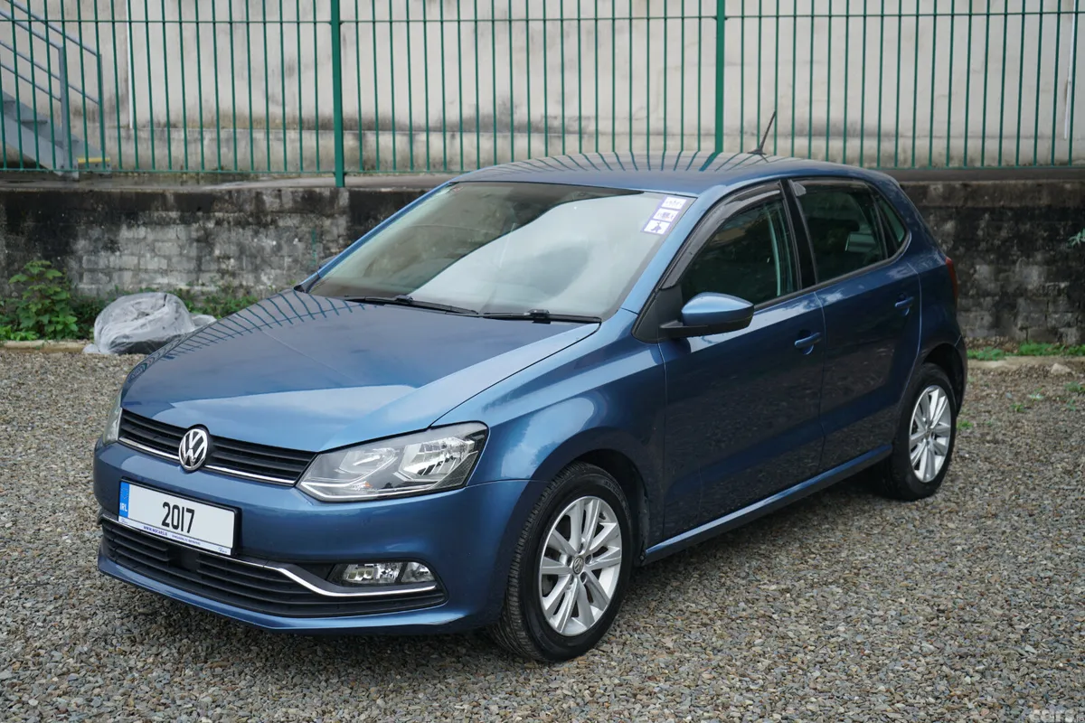 Volkswagen Polo Hatchback, Petrol, 2017, Blue