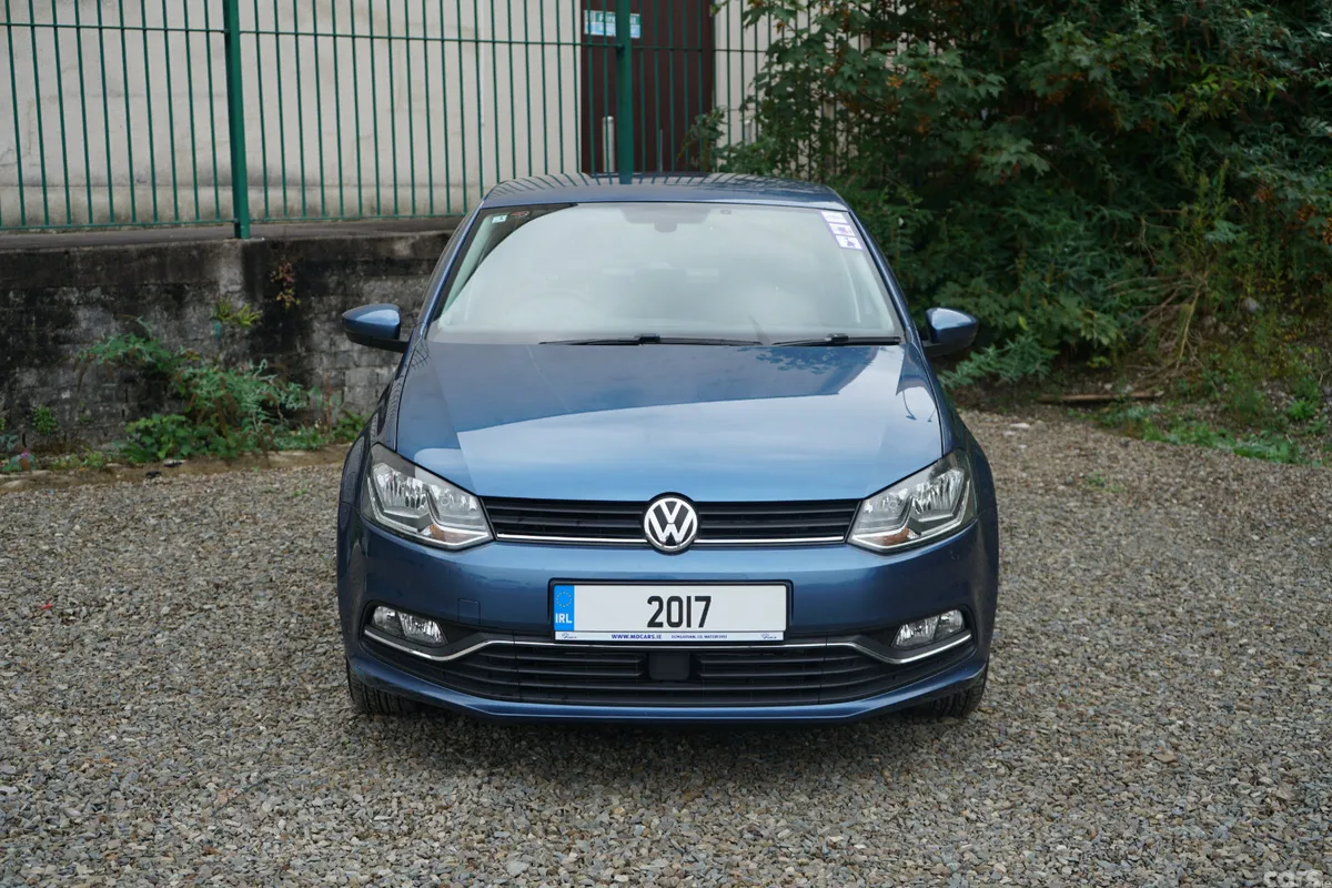 Volkswagen Polo Hatchback, Petrol, 2017, Blue