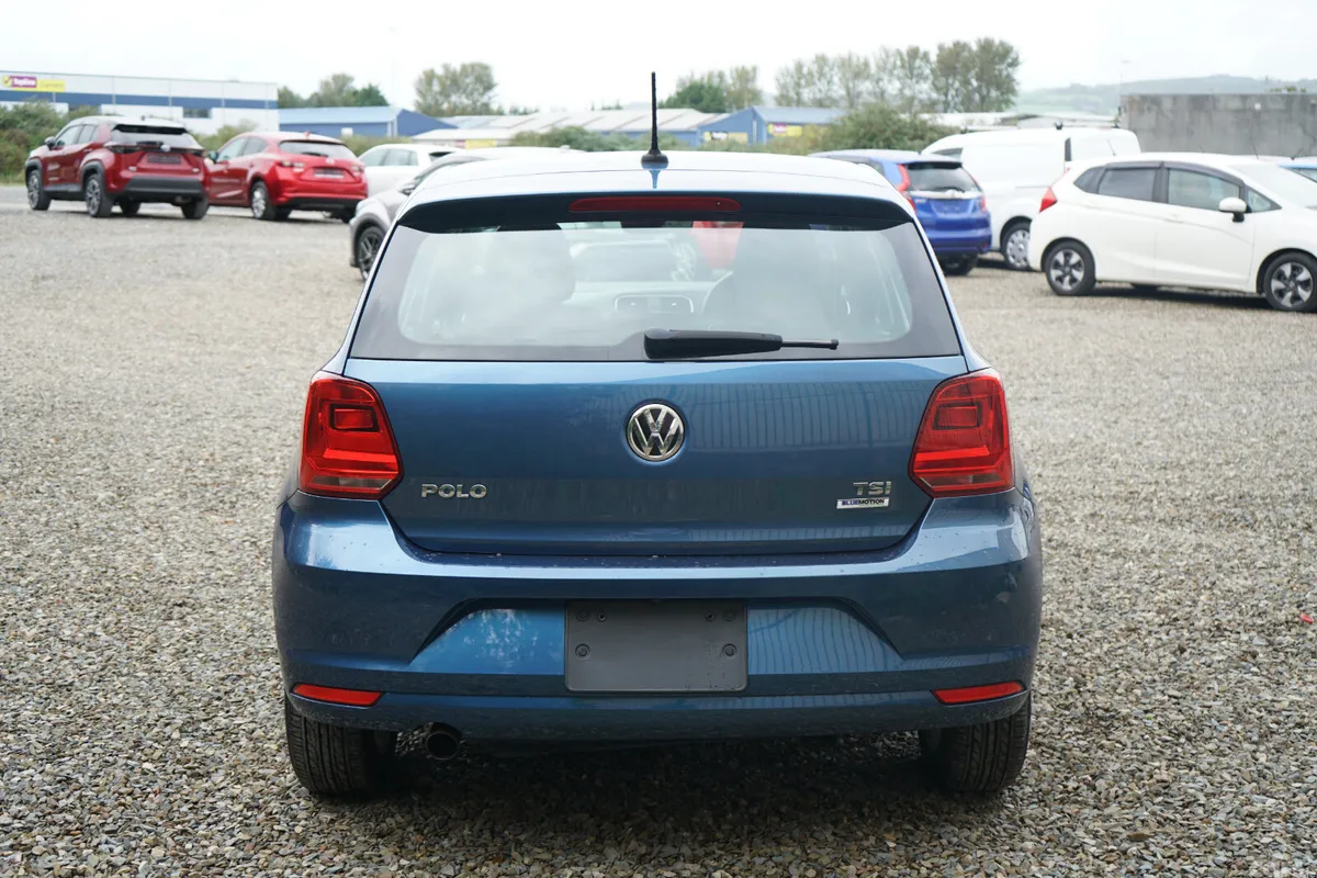 Volkswagen Polo Hatchback, Petrol, 2017, Blue