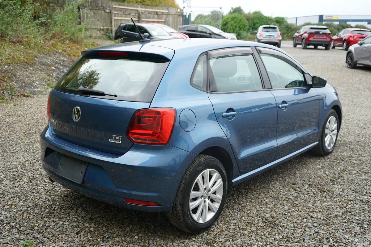 Volkswagen Polo Hatchback, Petrol, 2017, Blue