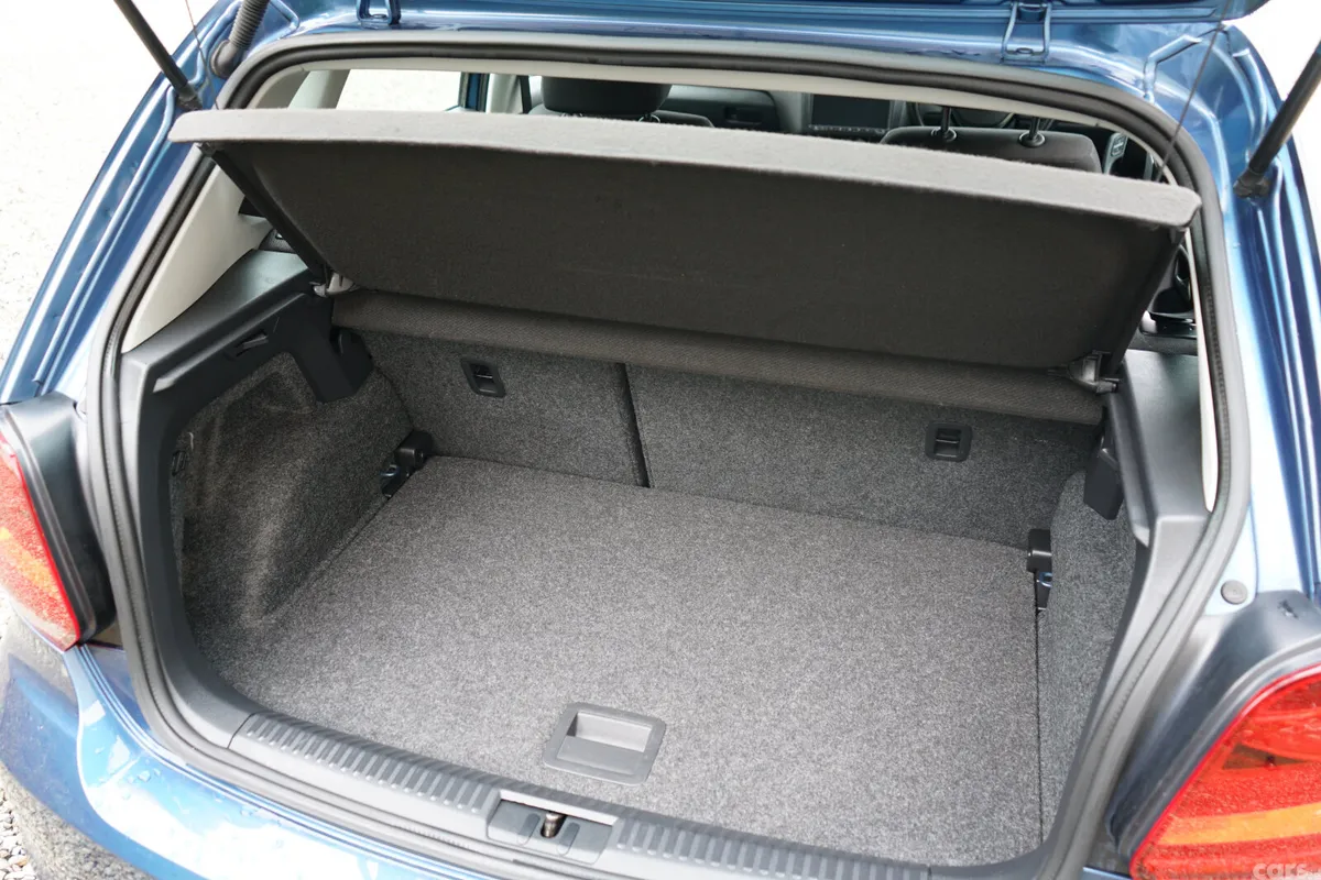 Volkswagen Polo Hatchback, Petrol, 2017, Blue