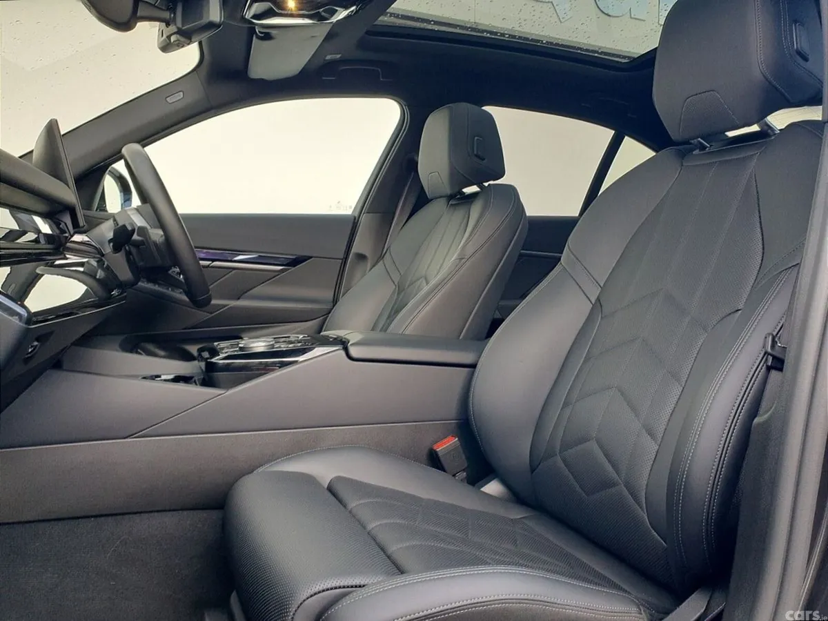 BMW 5-Series Saloon, Petrol Plug-in Hybrid, 2025, Grey
