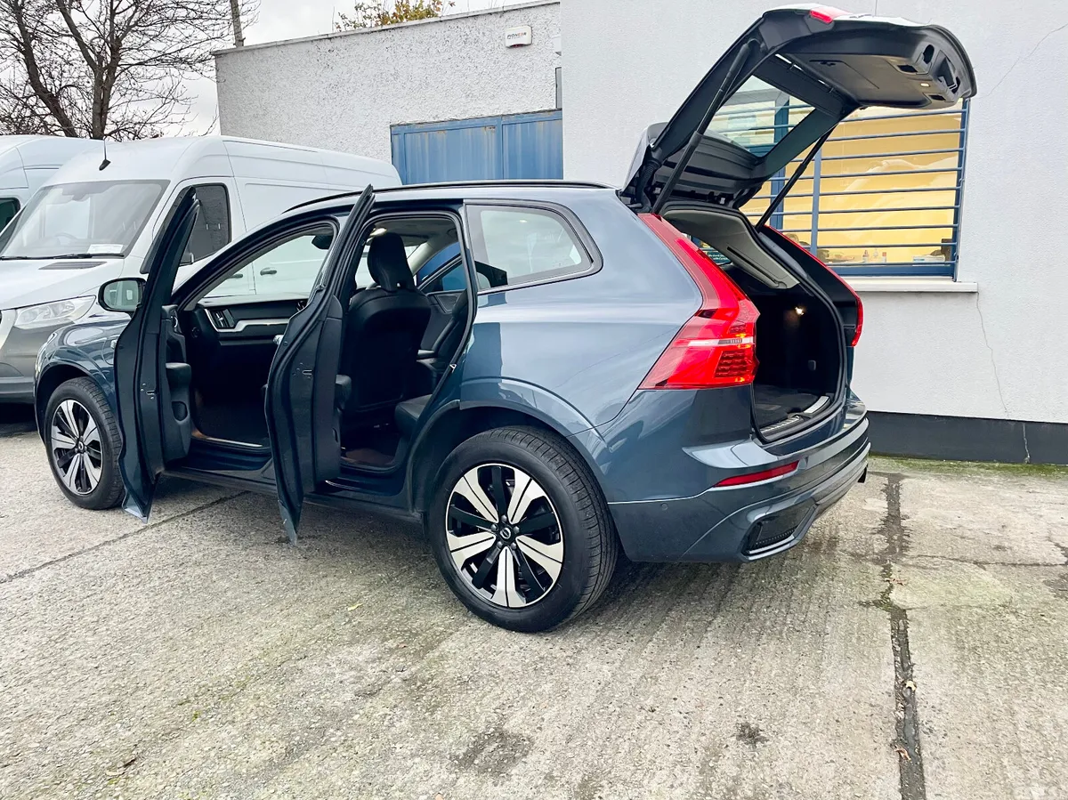 Volvo XC60 SUV, Petrol Plug-in Hybrid, 2024, Blue